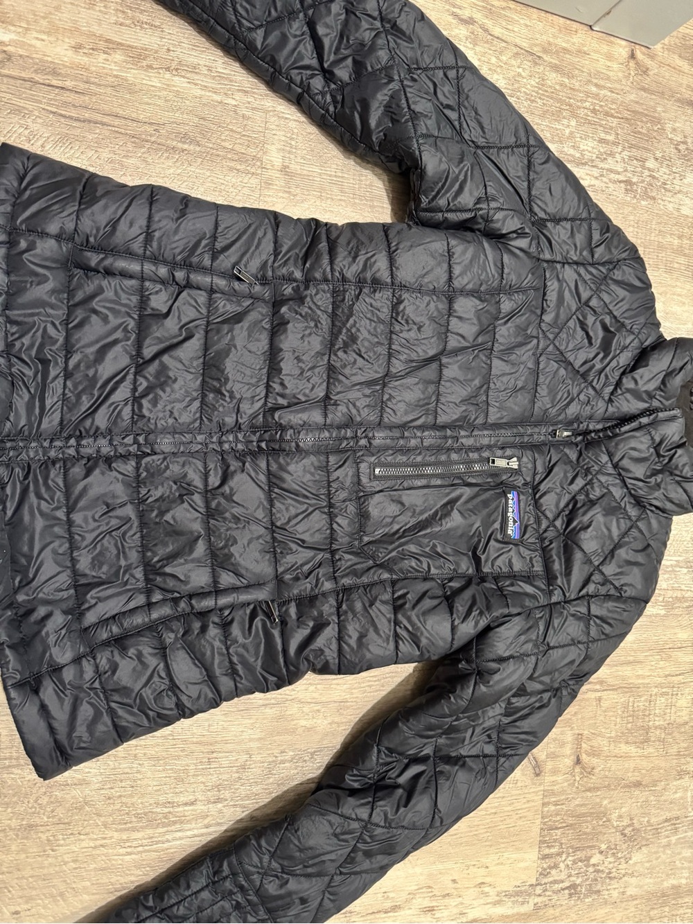 Patagonia Black Quilted Lightweight Insulated Jacket - women